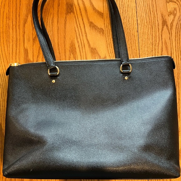 Coach large handbag. Sophisticated black pebble leather shoulder bag must have!! - Picture 8 of 12